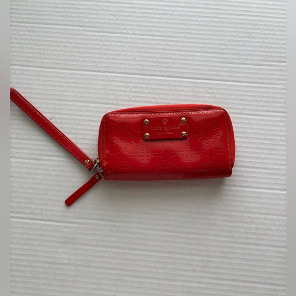 kate spade Handbags - Kate Spade Jazzy Metro Spade Chilired Red Patent Laser Cut Wallet‎ Wristlet